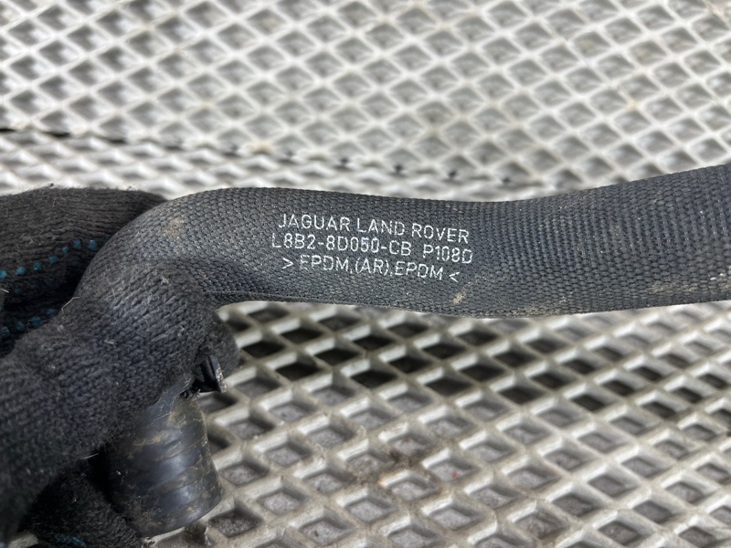 Патрубок системы охлаждения Land Rover Defender (L663, 2020г.)