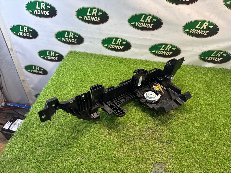 Кронштейн полки багажника Land Rover Range Rover Sport (L494, 2017г.)