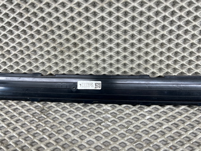 Крепление накладки лобового стекла Land Rover Range Rover Sport (L461, 2024г.)