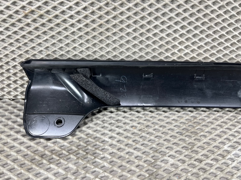 Накладка стойки лобового стекла Land Rover Range Rover Sport (L461, 2024г.)