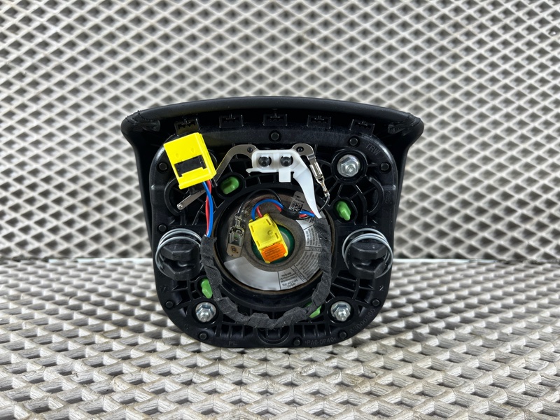 Подушка безопасности в руль Land Rover Defender (L663, 2020г.)