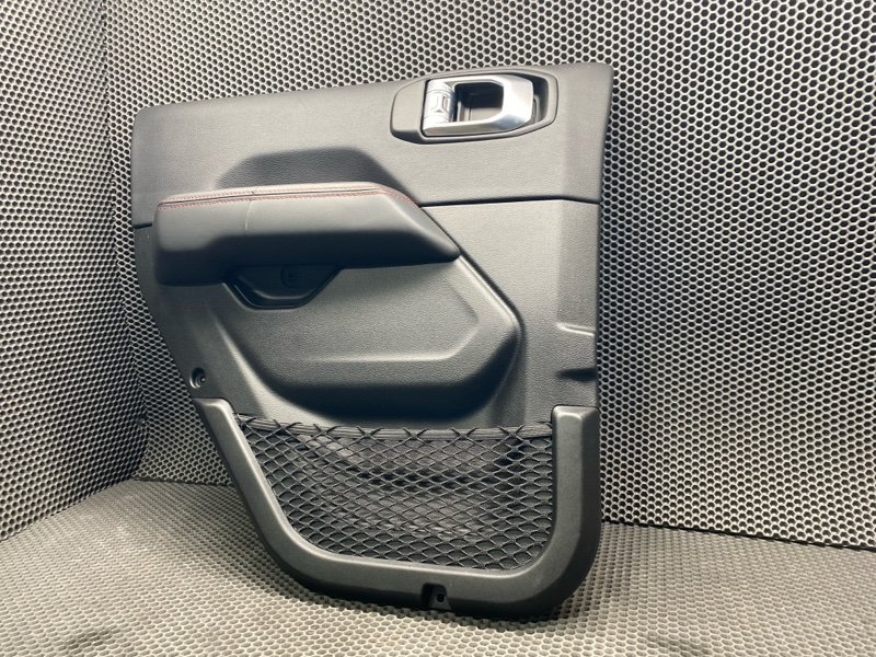 Обивка двери Jeep Wrangler (JL, 2025г.)