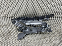 Петля капота Land Rover Range Rover Sport (L461, 2024г.)